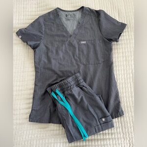 Figs scrub set- graphite